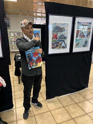 Virginio Vona à son expo des planches originales de sa bande dessinée "Felice"