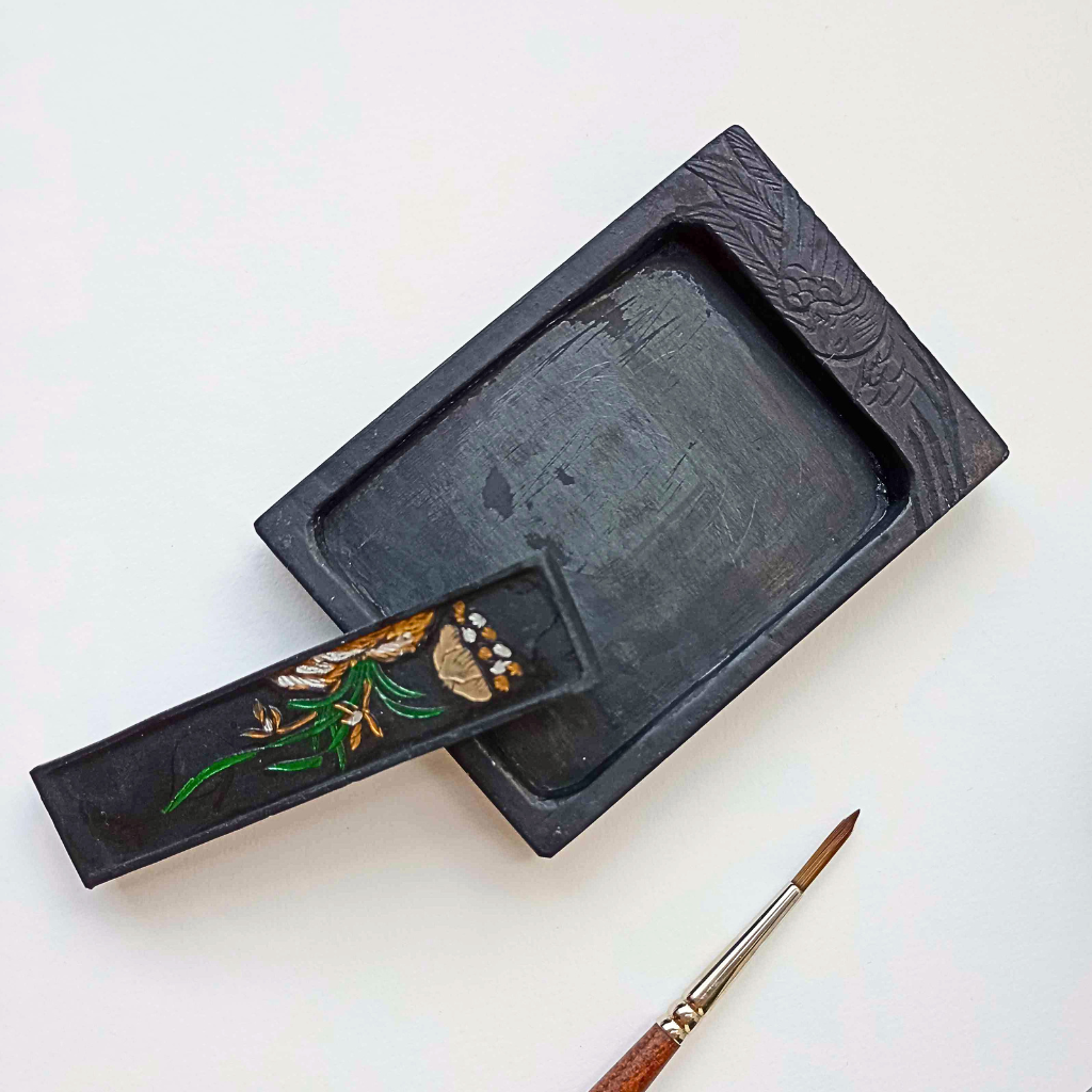 Bâton de pierre noire et récipient en pierre pour dessiner à l'encre de chine traditionelle