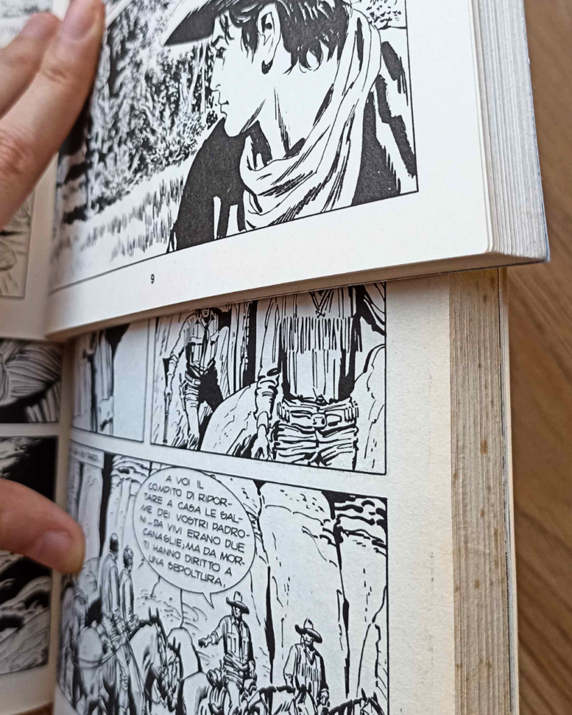 Au dessus un comics récent avec du papier blanc, en dessous un vieux comics jauni par le temps